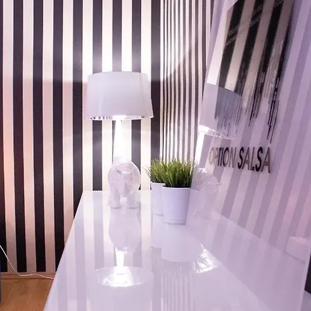 Apartment Design-apartment Close To Isar River Area - Centrally Located
