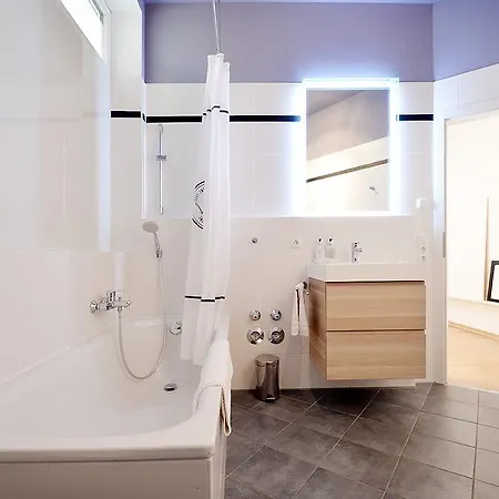 Design-apartment Close To Isar River Area - Centrally Located * Munich