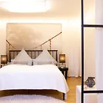 Design-apartment Close To Isar River Area - Centrally Located Apartment