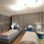 Design-apartment Close To Isar River Area - Centrally Located