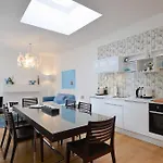 Design-apartment Close To Isar River Area - Centrally Located