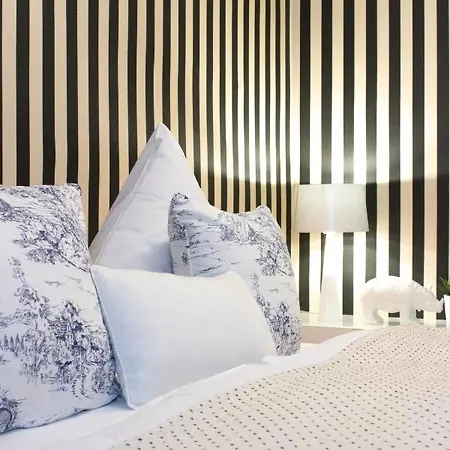 Design-apartment Close To Isar River Area - Centrally Located Lägenhet *