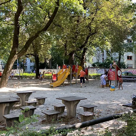 Design-apartment Close To Isar River Area - Centrally Located