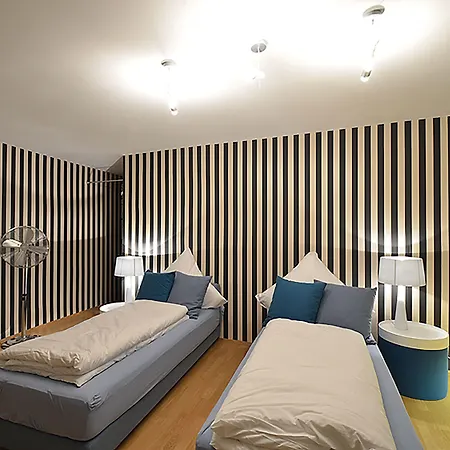 Design-apartment Close To Isar River Area - Centrally Located