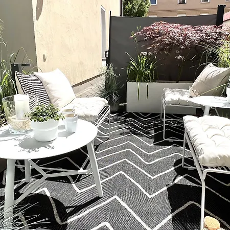 Design-apartment Close To Isar River Area - Centrally Located Lägenhet *