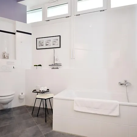 Design-apartment Close To Isar River Area - Centrally Located