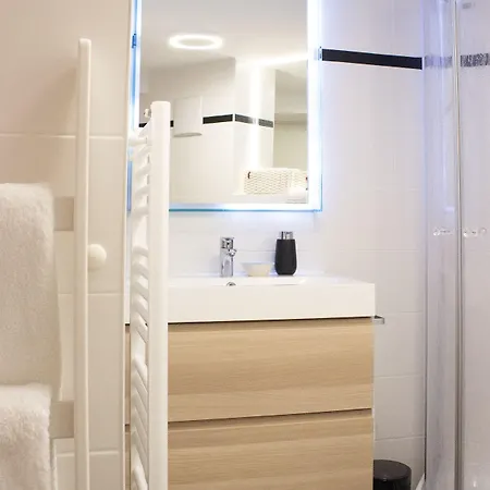 Design-apartment Close To Isar River Area - Centrally Located דירה *