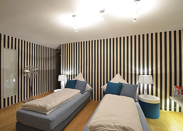 Design-apartment Close To Isar River Area - Centrally Located