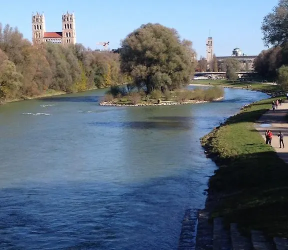 Design-apartment Close To Isar River Area - Centrally Located *