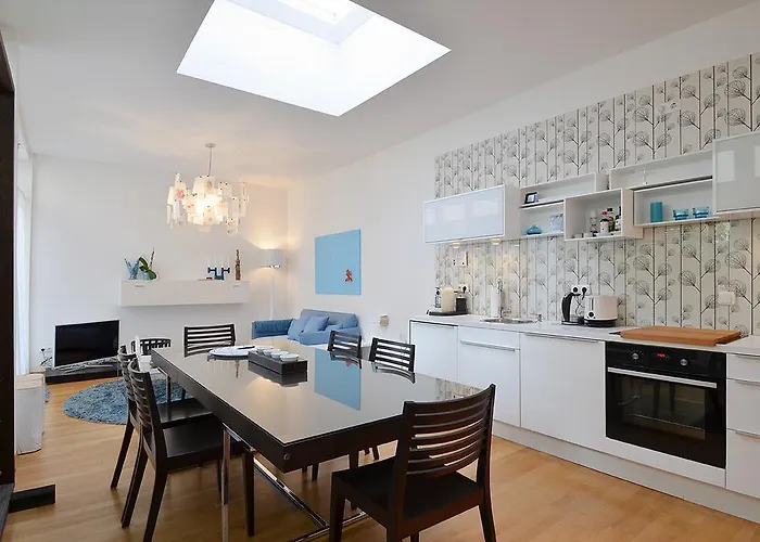 Design-apartment Close To Isar River Area - Centrally Located