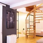 Design-apartment Close To Isar River Area - Centrally Located
