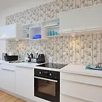 Design-apartment Close To Isar River Area - Centrally Located